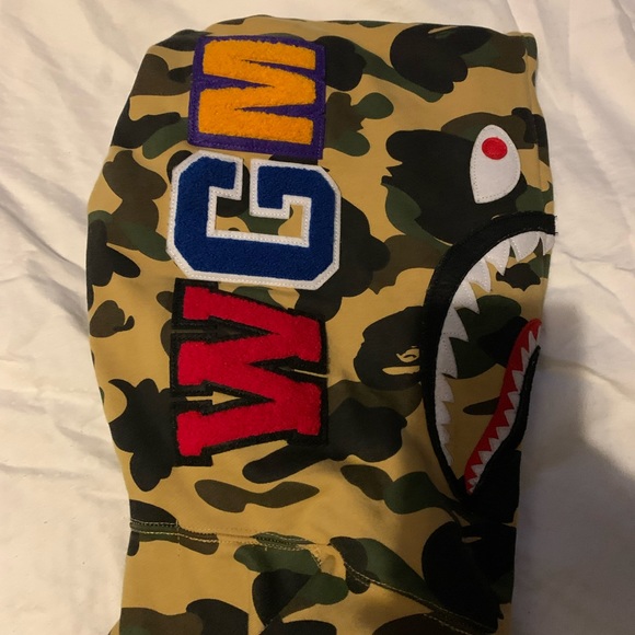 A Bathing Ape windstopper - Picture 5 of 8